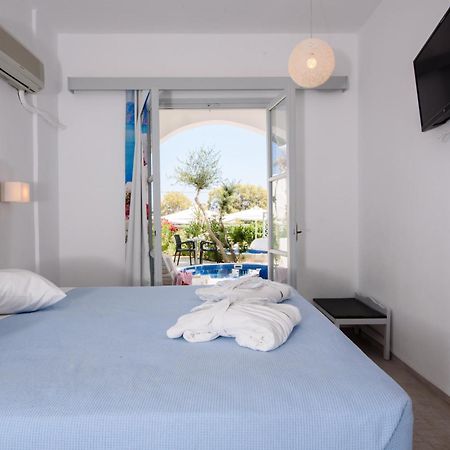Rk Beach Hotel Kamári 部屋 写真