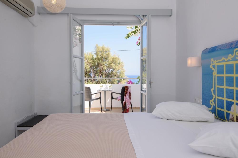 Rk Beach Hotel Kamári エクステリア 写真