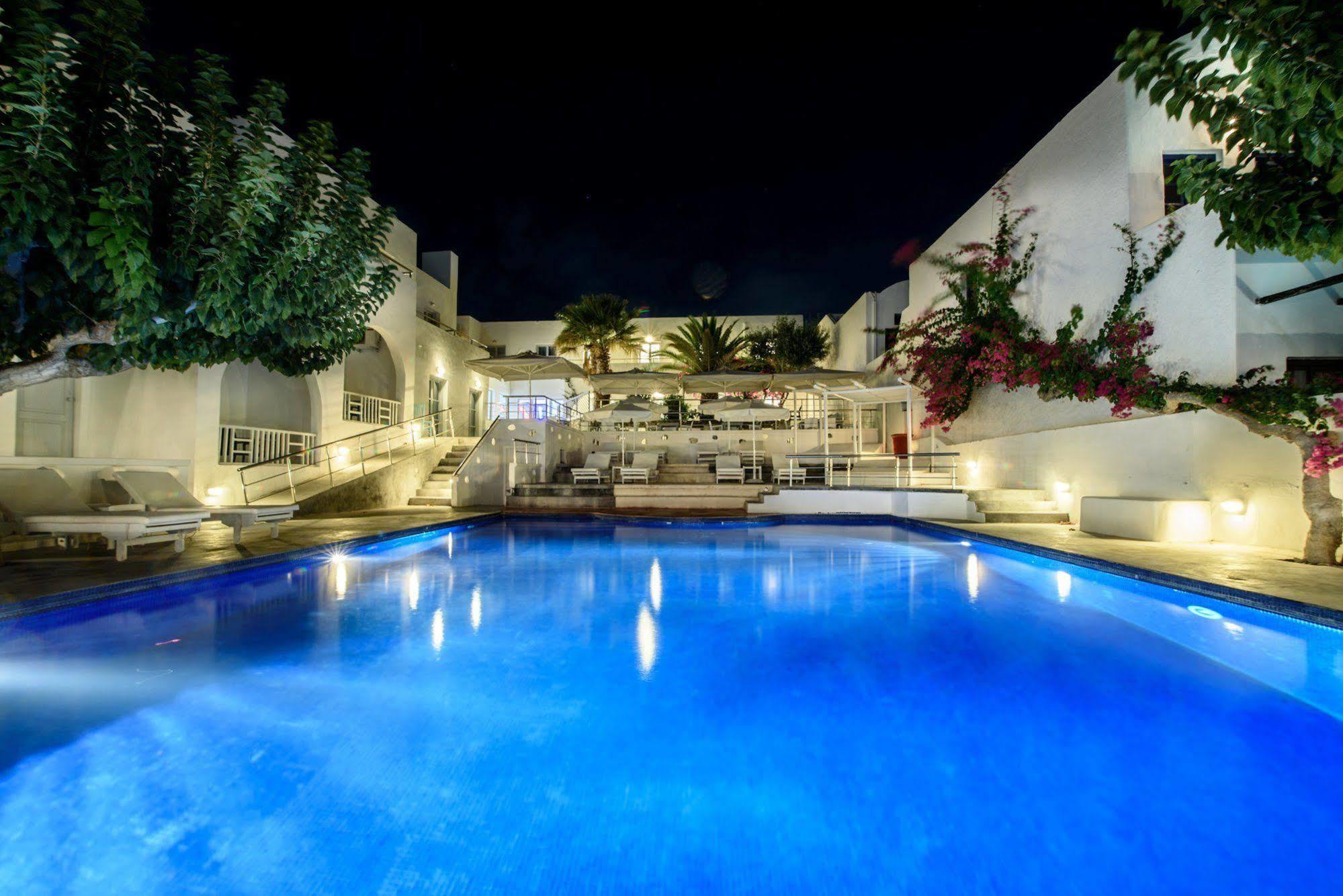 Rk Beach Hotel Kamári エクステリア 写真