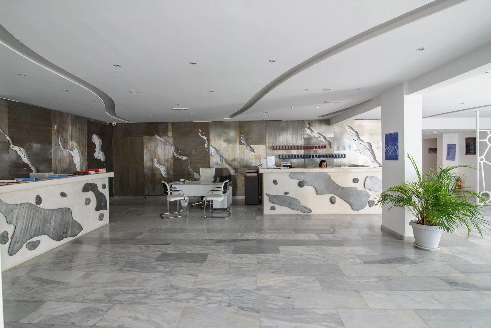 Rk Beach Hotel Kamári エクステリア 写真